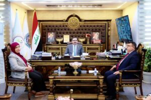 خلال زيارة ميدانية لشركة المواد الغذائيةوزير التجارة : يؤكد استمرار تأمين السلة الغذائية